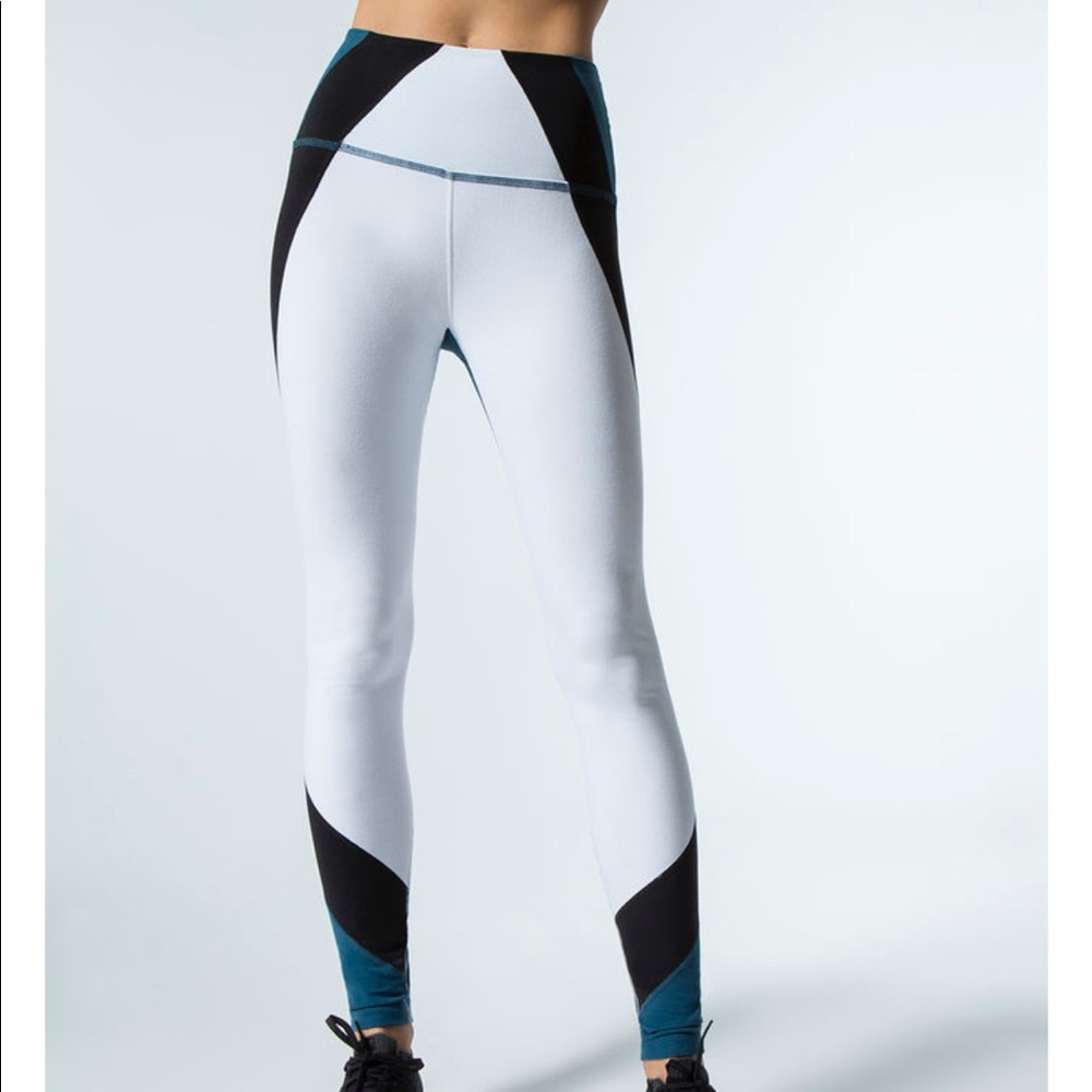 high-waist, very flattering color-block legging